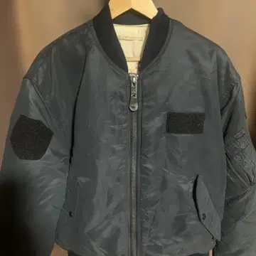 AVIREX MA-1 플라이트 자켓 사이즈 표기 M