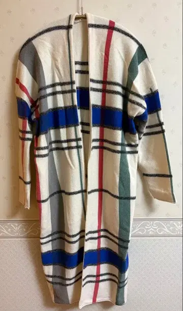 맥피 울 캐시미어 체크 무늬 가디건