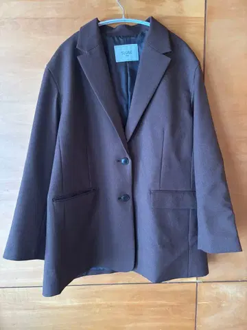 완판템 [ 새상품 미사용 ] PE SHARK 빅 자켓 슬로브 이에나