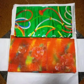 후쿠로 오비 그린 컬러 리본 무늬와, 빨간색 계열 기모노