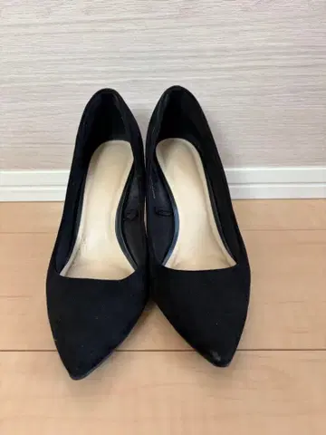 블랙 스웨이드 스틸레토 하이힐