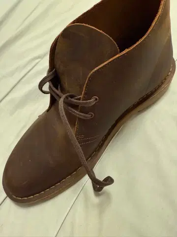 Clarks 다크 브라운 처카 부츠 러버 솔