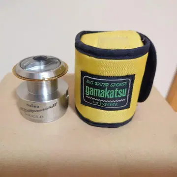 다이와 토너먼트 3000LB 스풀 가마가츠 스풀 케이스 포함