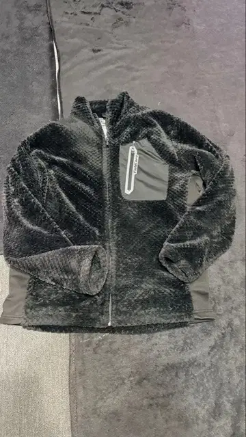 기무라 타쿠야 착용 색상 다름 워크맨 플리스 자켓 블랙