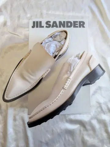 미사용 새상품 JIL SANDER 화이트 가죽 신발 스틸레토