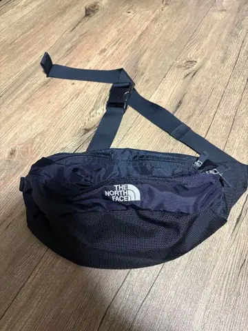 THE NORTH FACE 바디백 블랙