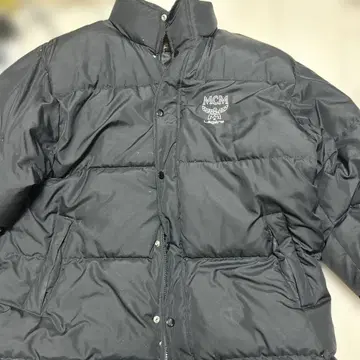 MCM 블랙 다운 자켓