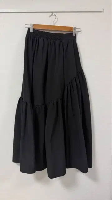 새상품급 titivate 개더 볼륨 스커트