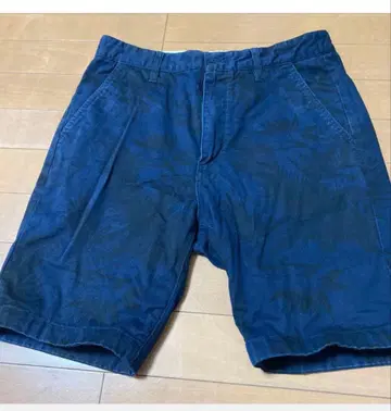 NANO UNIVERSE 네이비 잎 패턴 숏팬츠