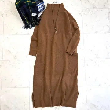 새상품급 어반 리서치 도어스 카멜 혼방 하이넥 롱 니트 원피스