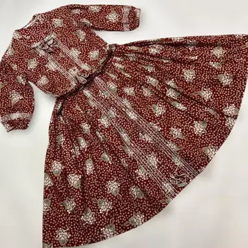 핑크하우스 빨간색 클로버와 화이트 클로버 부케 패턴 원피스