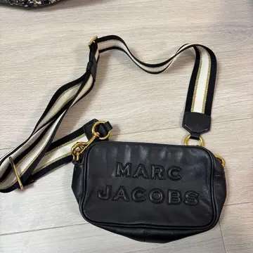 MARC JACOBS 블랙 숄더백 골드 마크제이콥스