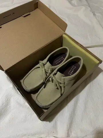 Clarks 왈라비 베이지
