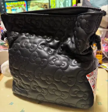 헬로키티 퀼팅 숄더백 블랙