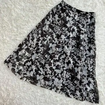 타치바나 꽃무늬 스커트 종아리 기장 쉬폰 모노톤 고급 깔끔한