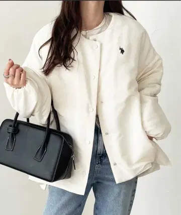 [ U.S. POLO ASSN. ] 원포인트 자수 노카라 충전솜 블루종