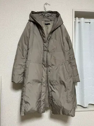 유니클로 심리스 베이지 후드 부착 XL 다운 자켓