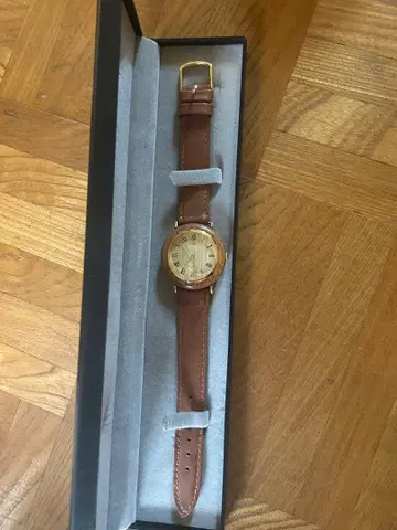 캐주얼 브라운 가죽 시계