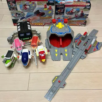 타카라토미 기차 히어로 세트