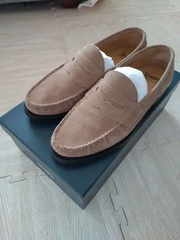 [새상품급] SHIPS 베이지 로퍼 26.5cm