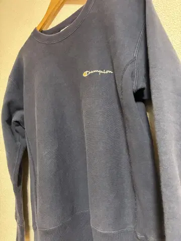 Champion 리버스 위브 맨투맨 퍼플네이비 페이드