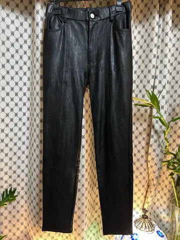 아메리 빈티지. 에코 가죽 팬츠