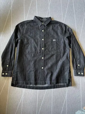 다크 데님 버튼 다운 셔츠