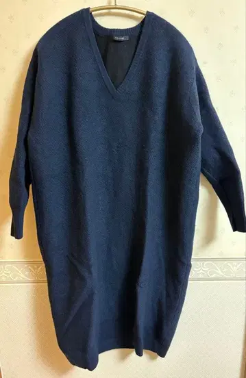 맥피 네이비 V넥 롱 니트 원피스 36