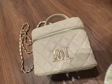 다리치 퀼팅 숄더백