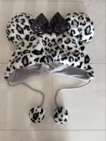 미니 레오파드 무늬 그레이 화이트 블랙 팬캡 디즈니