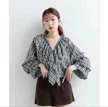 kastane 프릴 리본 블라우스