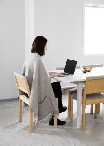 LAPUAN KANKURIT 포켓 숄 담요