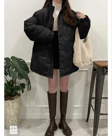 스탠드 칼라 미들 기장 다운 코트