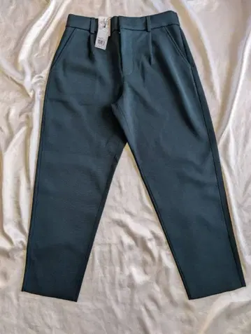 미사용 새상품 ESTNATION 다크 그린 밀라노 리브 니트 팬츠 턱