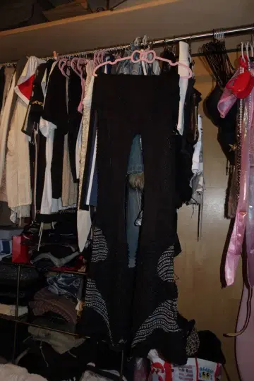 THEREDTHREAD S thread pants long Black