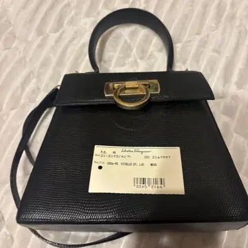 Ferragamo 블랙 미니 숄더백