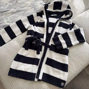 [ 새상품급 ] 카시웨어 보더 숏 로브 후드티 룸웨어 네이비 컬러 화이트