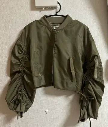 릴리 브라운 리본 디테일 숏 블루종