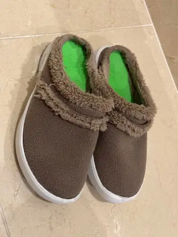 새상품급 OOFOS OocOOzie Mule 샌들 US 8 25cm