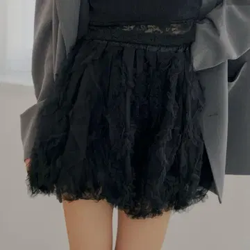 Chico 튤 티어드 벌룬 숏팬츠 블랙