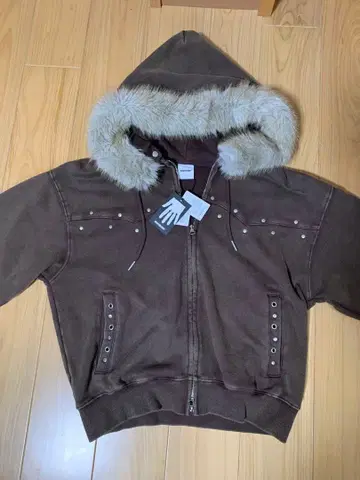 WISH FOR EVER 퍼 트리밍 브라운 점퍼