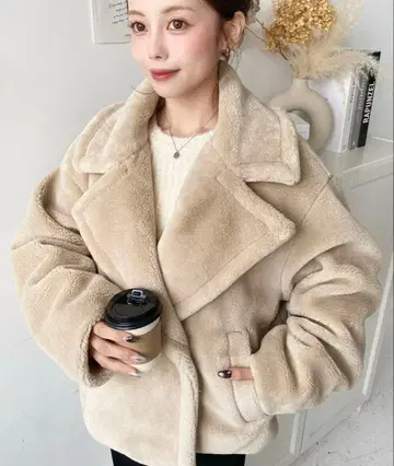 [ 새상품 ] moment+ 모먼트플러스 테디베어 보아 숏 P 코트