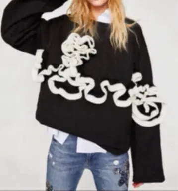 ZARA 자라 프릴 디테일 풀오버 입체 리본 트레이닝복 루즈핏