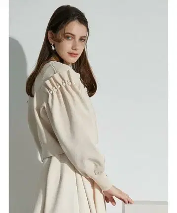 새상품 셀포드 펄 장식 니트 블루종 사이즈 38