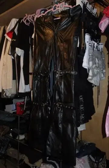 가죽 플레어 팬츠 로우웨스트 Black