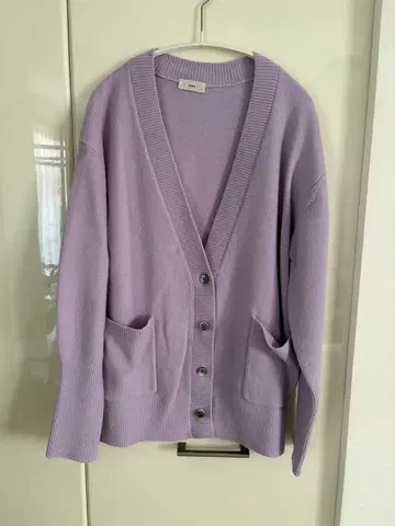 이에나 2024AW SUPER180 V넥 가디건