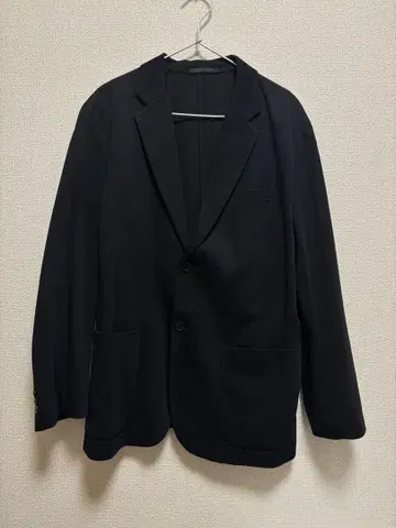 유니클로 블랙 테일러드 자켓