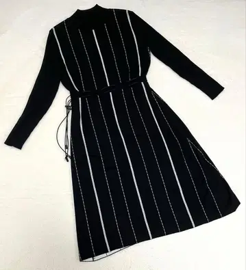 니트 긴팔 원피스 F 블랙/화이트 스트라이프