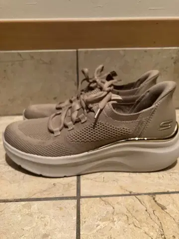 스케쳐스 슬립인즈 밥스 스포트 B-러브 트루 딜라이트