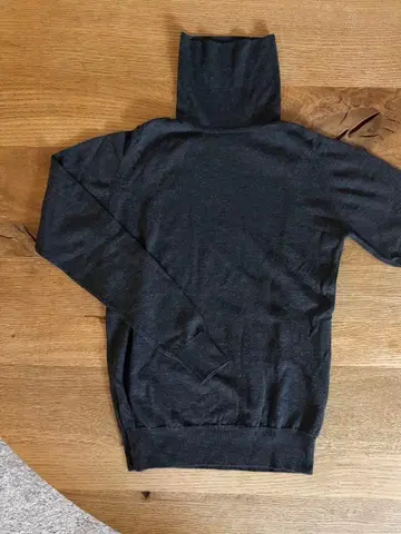 JOHN SMEDLEY 다크 그레이 긴팔 니트